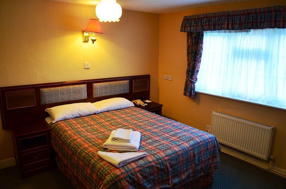 The Holt Hotel Steeple Aston Екстер'єр фото